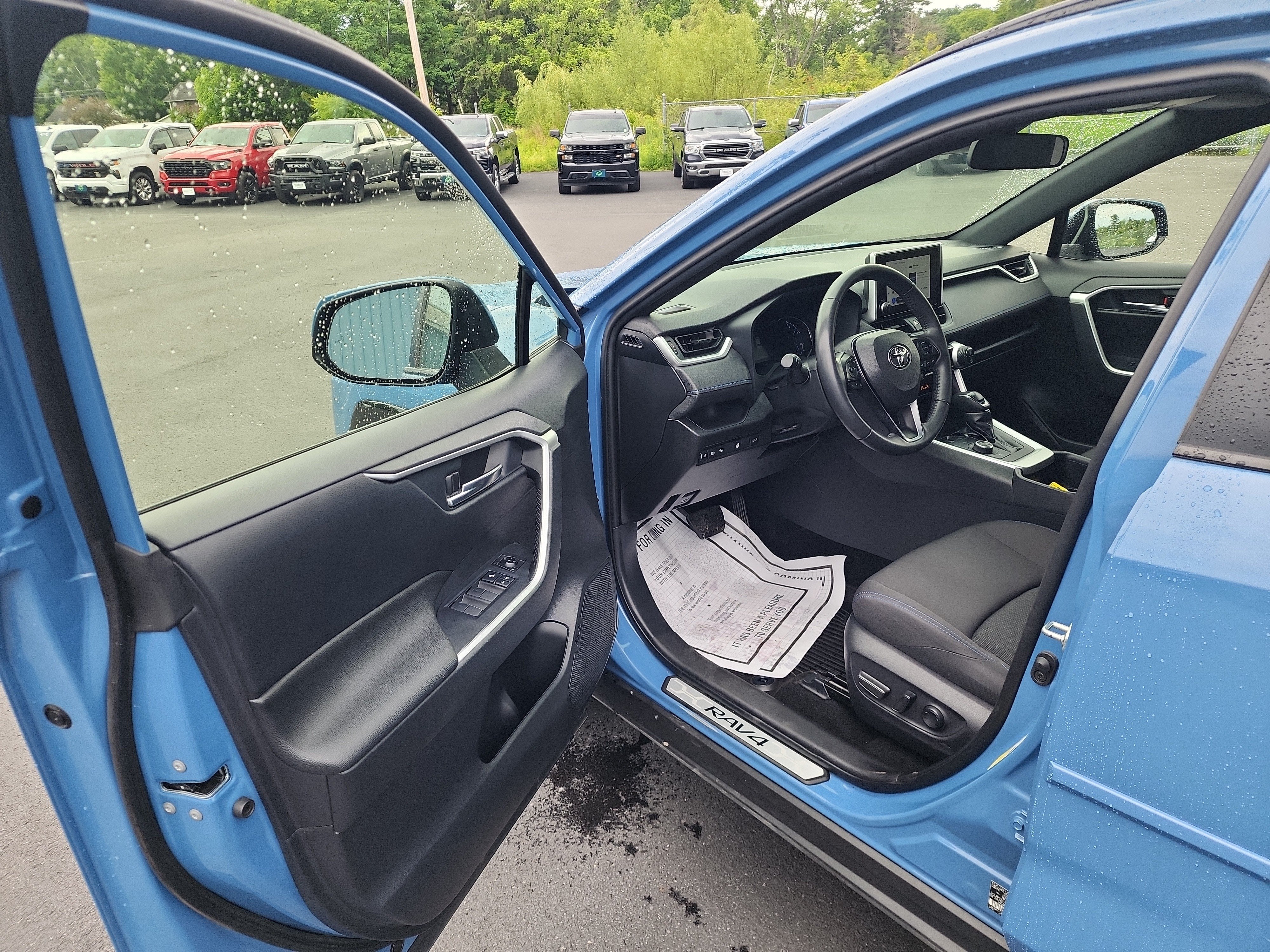 2023 Toyota RAV4 Hybrid SE