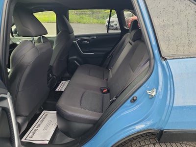 2023 Toyota RAV4 Hybrid SE