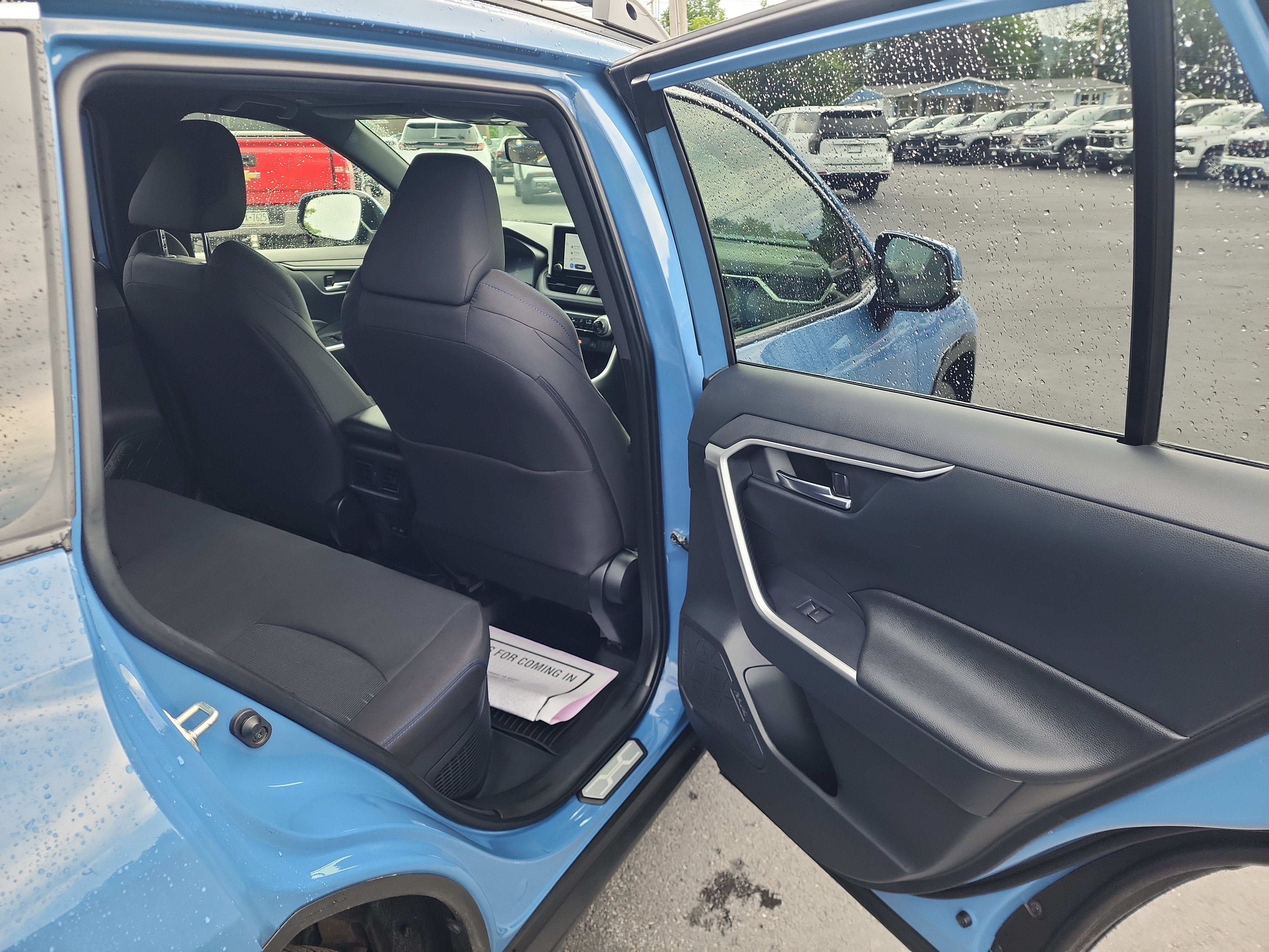 2023 Toyota RAV4 Hybrid SE