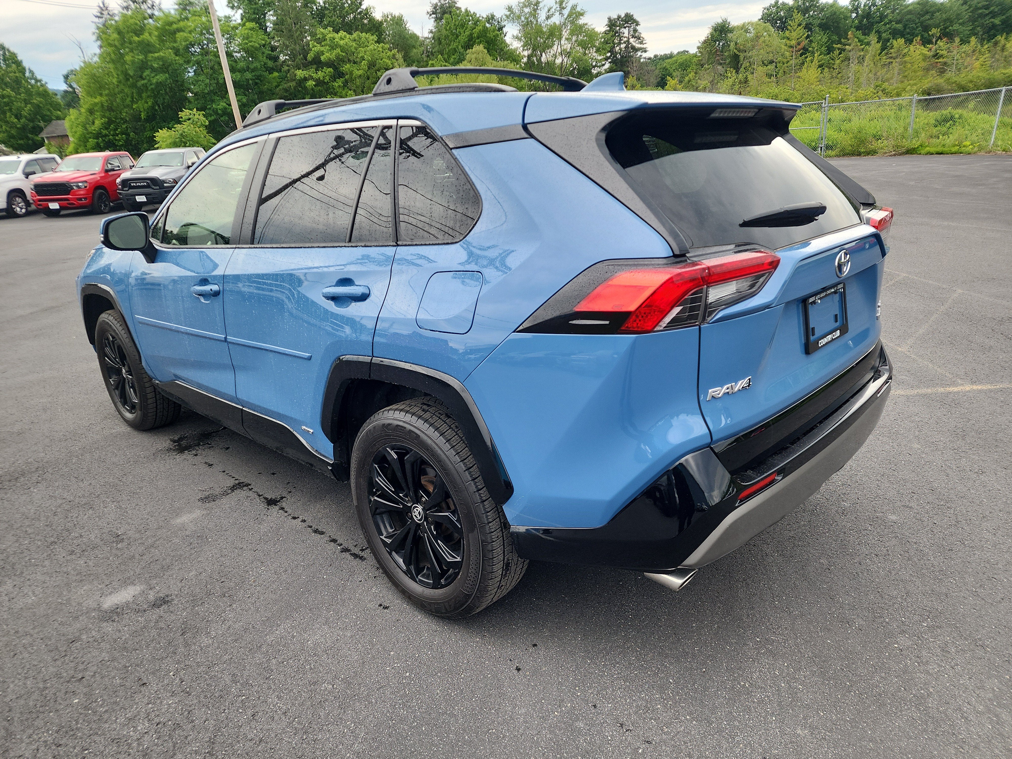 2023 Toyota RAV4 Hybrid SE
