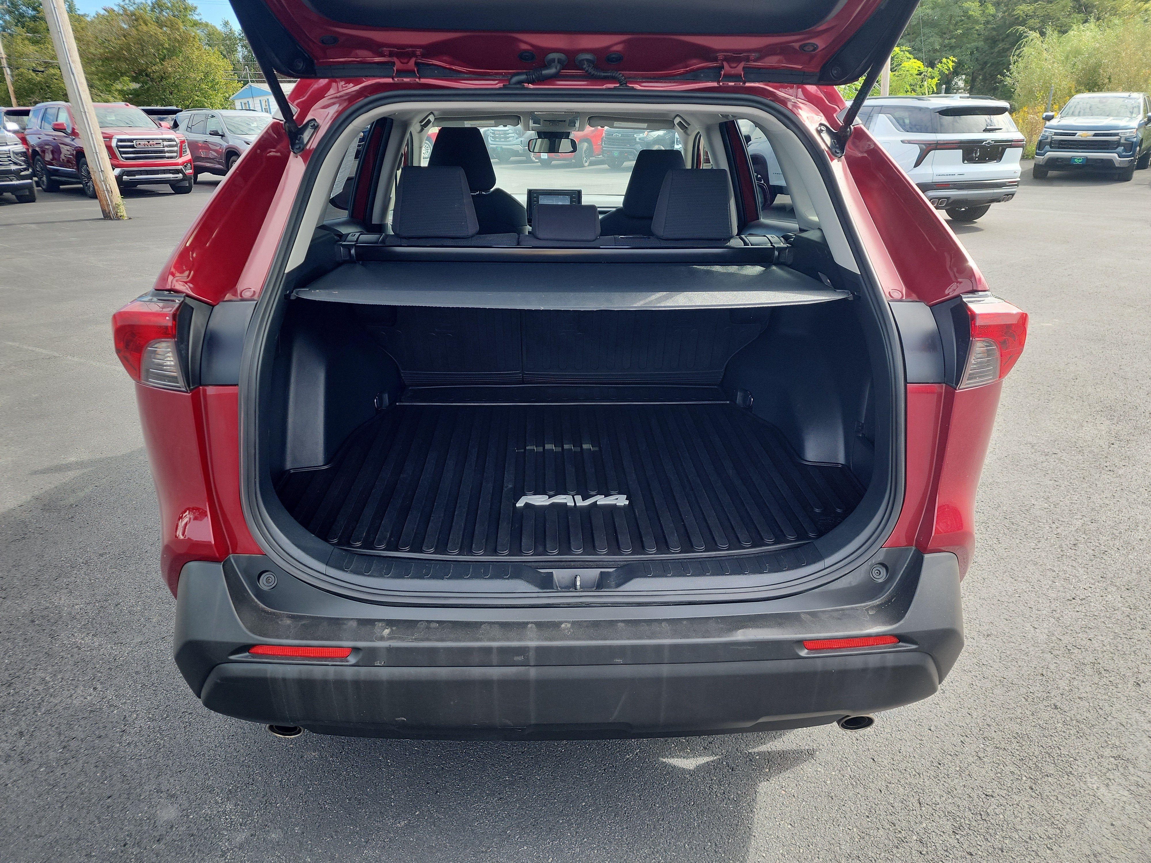 2020 Toyota RAV4 LE