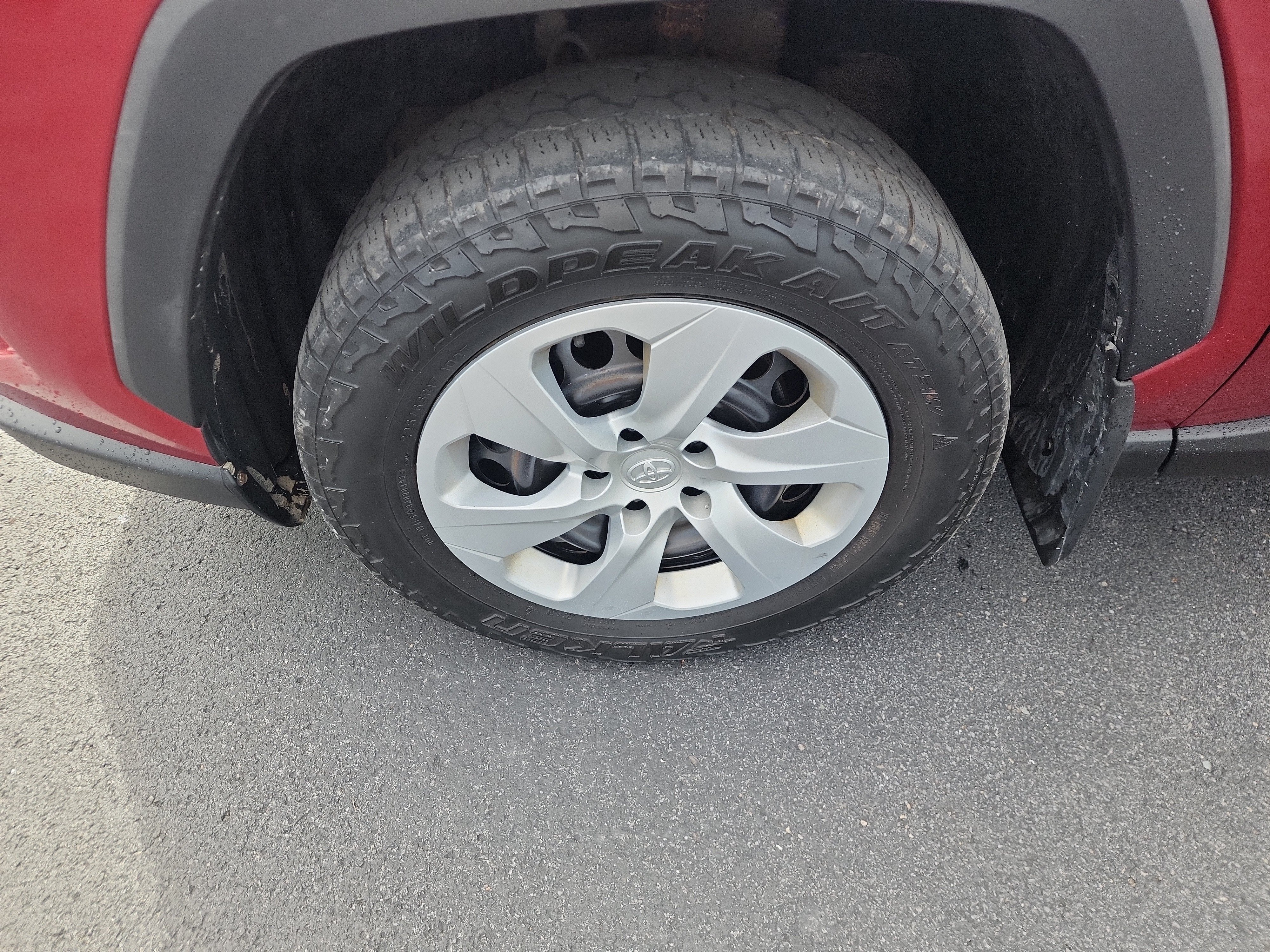 2020 Toyota RAV4 LE