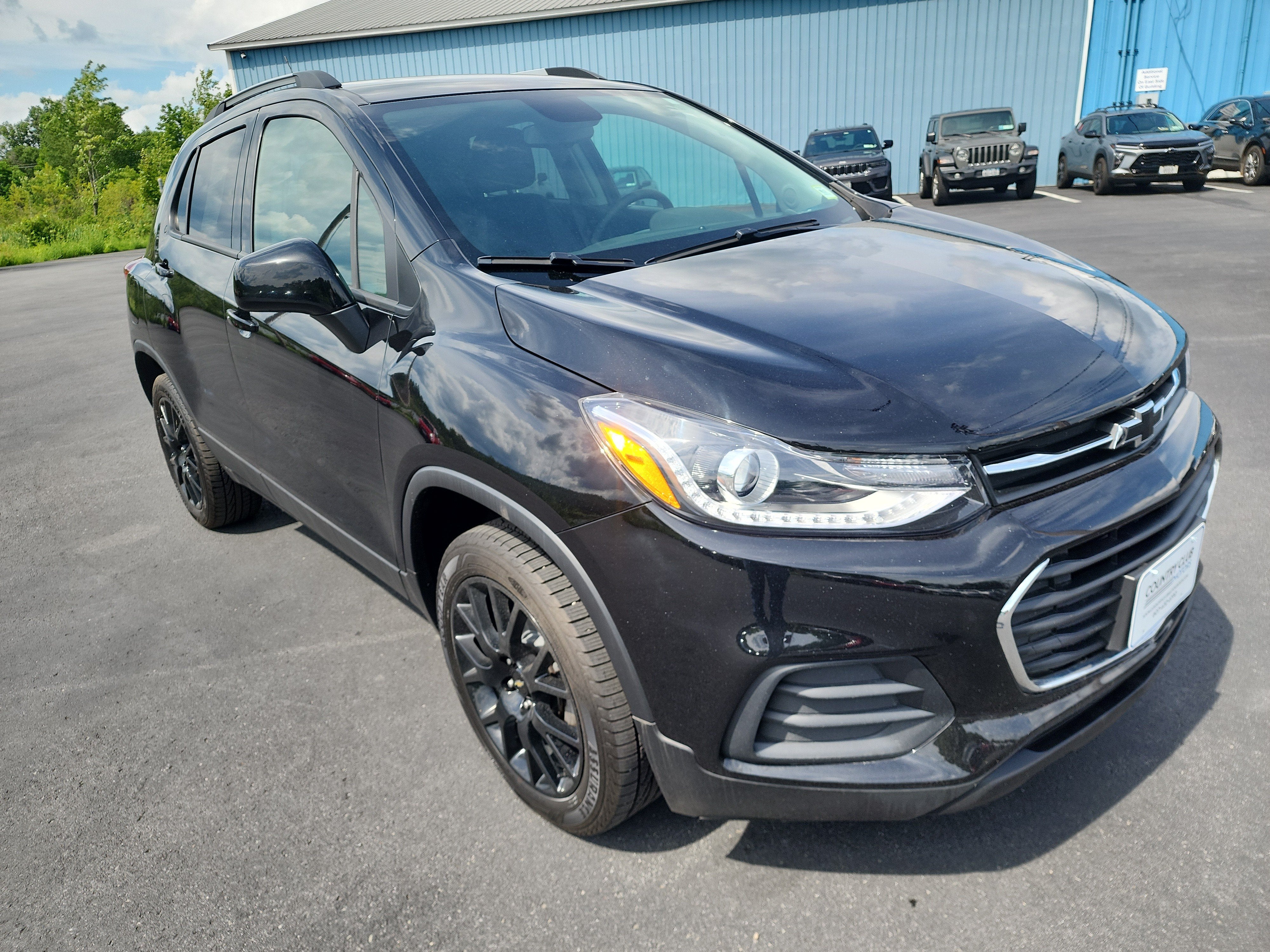 Used 2022 Chevrolet Trax LT with VIN KL7CJPSMXNB537261 for sale in Oneonta, NY