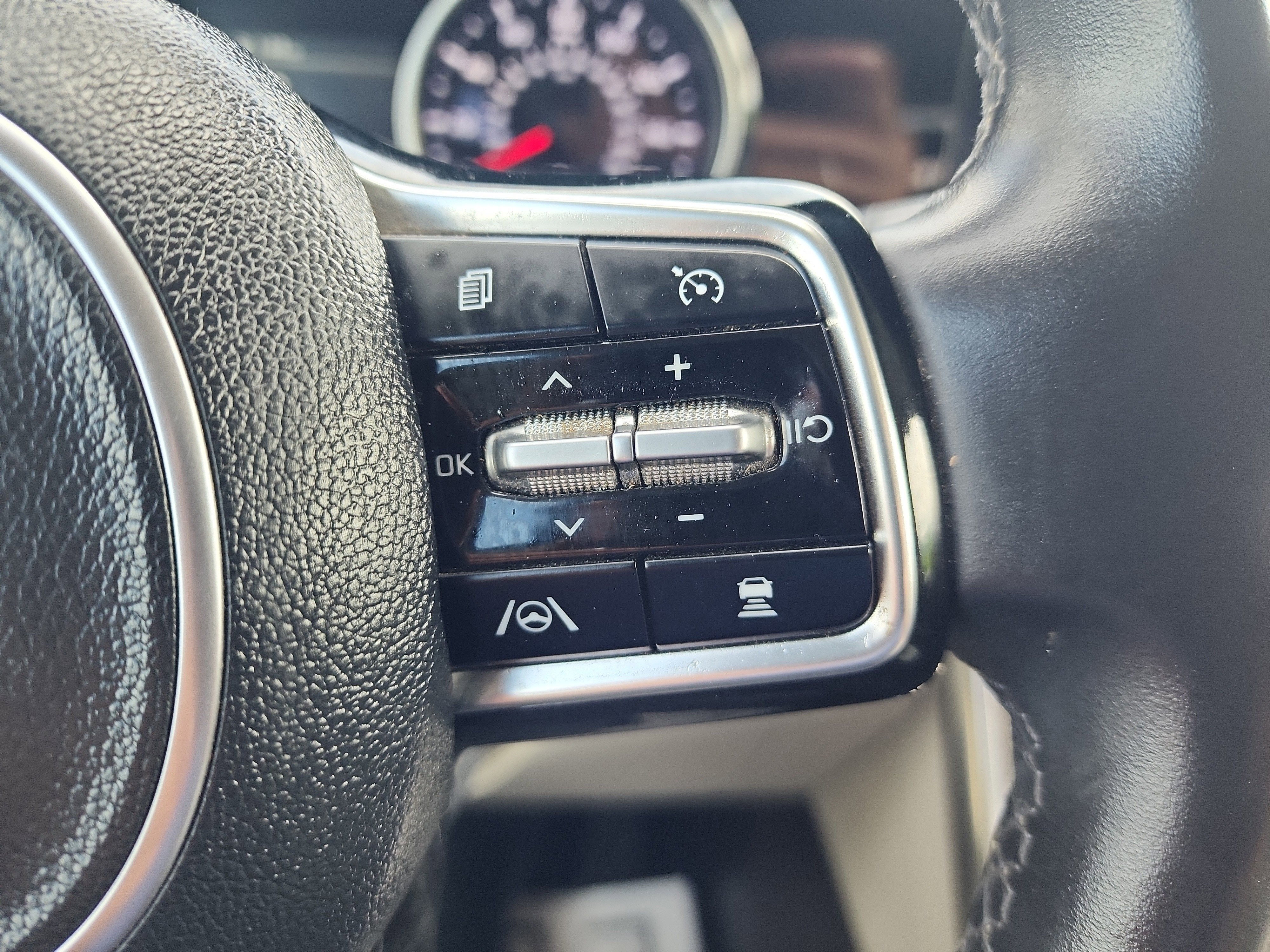 2024 Kia Carnival MPV EX