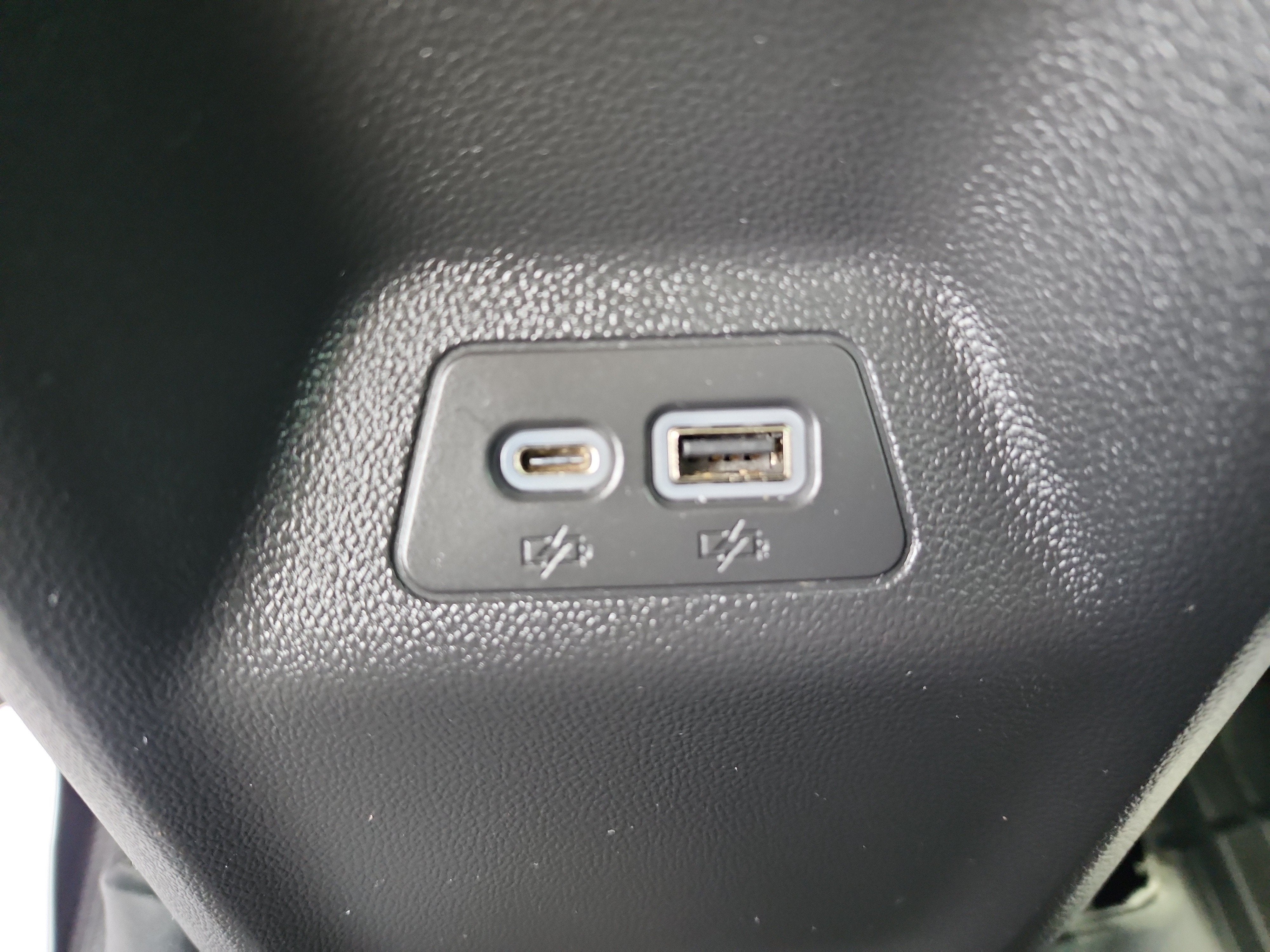 2022 Buick Envision Essence - Photo 25