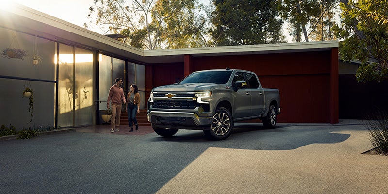 people beside 2025 Chevrolet Silverado-1500